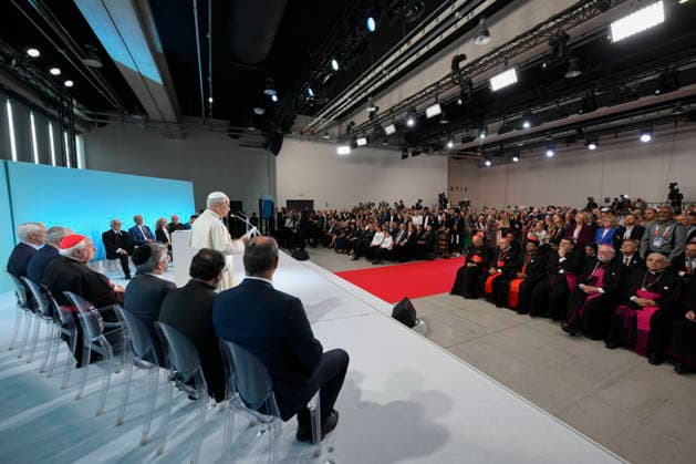 POPE LEO XIV AT INTERRELIGIOUS MEETING IN METZ France, Metz, Vatican, 2026 9 28 Interreligious meeting with Pope Leo XIV at the Robert Schuman Congress Center in Metz. EDITORIAL USE ONLY - NO BOOKS Copyright: xVATICANxMEDIA xCatholicxPressxPhotox
