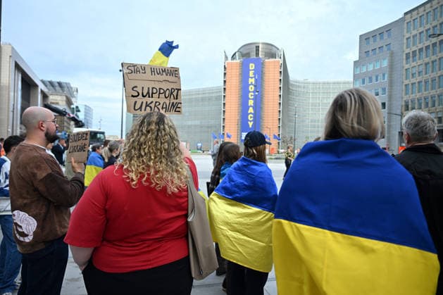 Ukrainians rally in Brussels calling for opening of Ukraine corridor BRUSSELS, BELGIUM - SEPTEMBER 28: Ukrainians gather with Ukrainian flags and suitcases outside the Council of the European Union during a demonstration calling for the opening of a Ukraine corridor, on September 28, 2026 in Brussels, Belgium. The protest was held as defense ministers from EU member states met in the Belgian capital. Dursun Aydemir Anadolu Brussels Belgium. Editorial use only. Please get in touch for any other usage.  Copyright: x2026xAnadoluxDursunxAydemirx