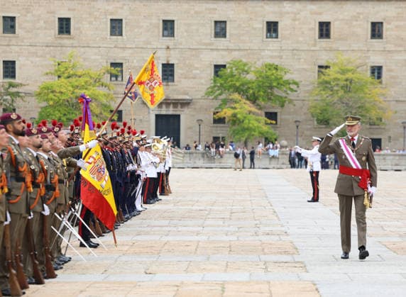 The King Presides Over the Meeting of the Chapter of the Royal and Military Order of Saint Hermenegild in San Lorenzo del Escorial, Madrid. King Felipe VI during the meeting of the Chapter of the Royal and Military Order of Saint Hermenegild at the Monastery of San Lorenzo del Escorial, on September 28, 2026, in San Lorenzo del Escorial, Madrid, Spain. The Order of Saint Hermenegild was established in 1814 by Ferdinand VII in recognition of Army officers’ steadfastness in military service. Currently, its ceremony is held every two years. SEPTEMBER 28, 2026. Marta Ferná, Spain  Copyright: xMartaxFernandezx 7805199