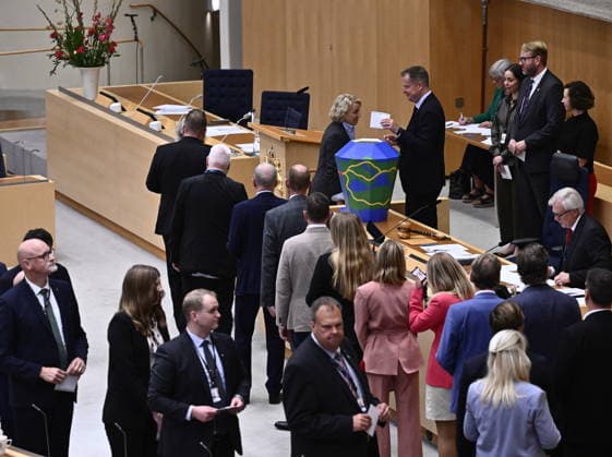 STOCKHOLM, SWEDEN 20260928 Members of Parliament cast their votes in Monday s election for Speaker of the Riksdag STOCKHOLM, SWEDEN x10030x  Copyright: xJonasxEkströmer TTx TALMANSVAL QdCfrKvujzw