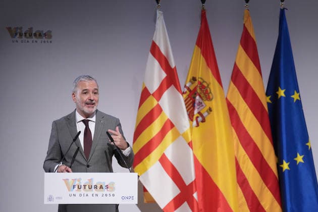 Sánchez Takes Part in the Presentation of the Vidas Futuras Report Barcelona Mayor Jaume Collboni during the presentation of the Vidas Futuras report at the Disseny Hub Barcelona on September 28, 2026, in Barcelona, Catalonia, Spain. The report details key projections regarding housing, such as the transition toward smart urban models, the expansion of affordable housing, and climate neutrality in construction. Furthermore, in the social sphere, it forecasts challenges arising from demographic aging, labor automation, and climate change mitigation. SEPTEMBER 28, 2026, Spain  Copyright: xDavidxZorrakinox 7805209