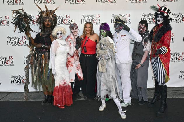 Cosplayer bei der Queen Mary s Dark Harbor Media & VIP Night im Dark Harbor. Long Beach, 27.09.2026
