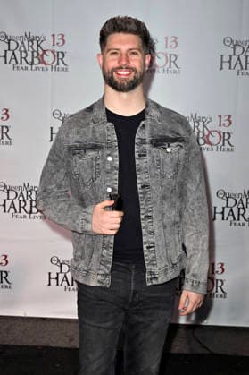 Jeremy Olenski bei der Queen Mary s Dark Harbor Media & VIP Night im Dark Harbor. Long Beach, 27.09.2026