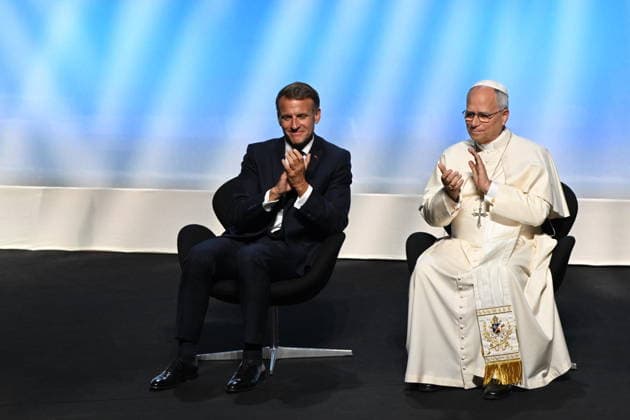 September 28, 2026, Metz, FRANCE: Pope Leo XIV with President of the Republic of France, Emmanuel Macron, during the meeting At the Roots of Europe for Peace and Unity , at the Robert Schuman Conference Centre, Metz, 28 September 2026. ANSA MAURIZIO BRAMBATTI. Metz FRANCE  - ZUMAa110 20260928_zaf_a110_019 Copyright: xMaurizioxBrambattix