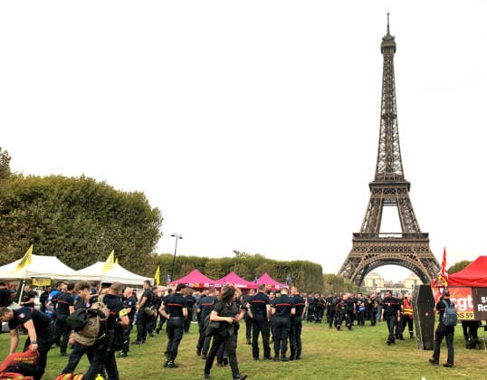 Firefighters demonstration in Paris PARIS, FRANCE - SEPTEMBER 28: Firefighters take part in a demonstration entitled The Reinforcement Column of Anger ( la Colonne de renfort de la colere ) in front of the Eiffel Tower at the Champs de Mars in Paris, France on September 28, 2026. Mohamad Salaheldin Abdelghani Alsayed Anadolu Paris France. Editorial use only. Please get in touch for any other usage.  Copyright: x2026xAnadoluxMohamadxSalaheldinxAbdelghanixAlsayedx