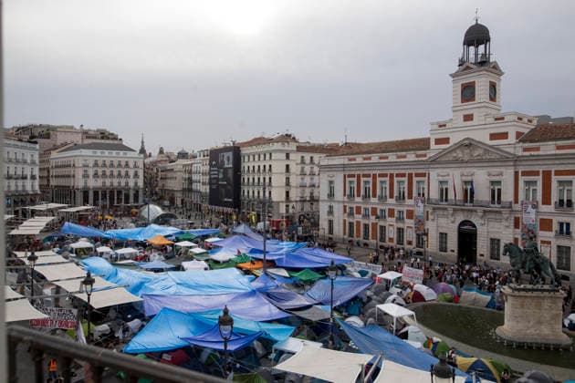 September 28, 2026, Madrid, Madrid, Spain: Hundreds of tents remain in Puerta del Sol in central Madrid, during a protest camp against the high cost of housing and rent in Spain. The protest arose following the eviction of an 87-year-old woman from her apartment in Madrid. Madrid Spain - ZUMAs296 20260928_znp_s296_001 Copyright: xLuisxSotox