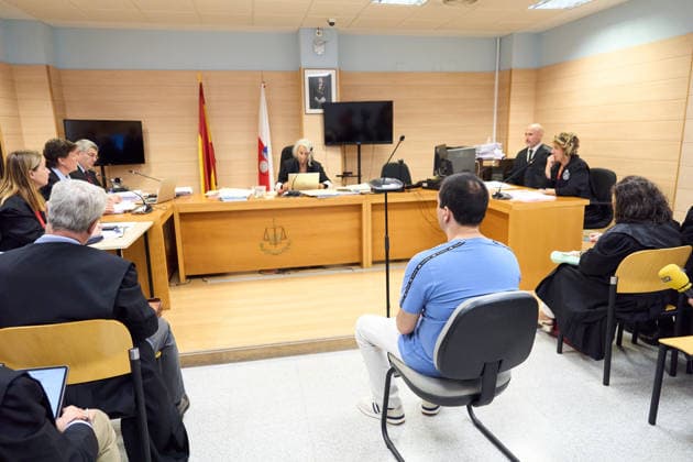 Preliminary Hearing for the Villaescusa Coach Accused of Recording 51 Female Players; Prosecutors Seek 148 Years in Santander The coach, accused of using his cell phone to record dozens of adult and underage female soccer players in a locker room, appeared at the preliminary hearing for the case, in the Criminal Division of the Santander Court of First Instance, on September 28, 2026, in Santander, Cantabria, Spain. The coach, who is accused of recording 51 female soccer players in the locker room, faces 148 years in prison and a fine of approximately 269,000 euros for using his cell phone to film nearly 50 adult and underage athletes in the locker room in the town of La Concha de Villaescusa between April and August 2024. The Cantabria Pr Copyright: xJuanmaxSerranox 7805721