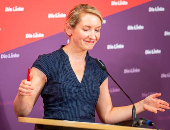 Ines Schwerdtner EUR, Deutschland, Berlin, 28.09.2026: Pressekonferenz von Ines Schwerdtner Vorsitzende der Partei Die Linke im Karl-Liebknecht-Haus zu aktuellen Themen: Anzeige gegen BM Dobrindt,Pflegereform, Enteignung bzw. Vergesellschaftung und der Rücktritt von Jens Spahn.