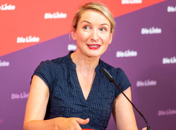 Ines Schwerdtner EUR, Deutschland, Berlin, 28.09.2026: Pressekonferenz von Ines Schwerdtner Vorsitzende der Partei Die Linke im Karl-Liebknecht-Haus zu aktuellen Themen: Anzeige gegen BM Dobrindt,Pflegereform, Enteignung bzw. Vergesellschaftung und der Rücktritt von Jens Spahn.
