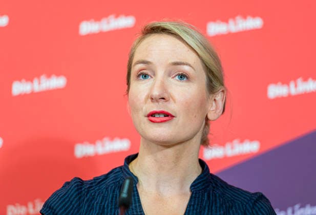 Ines Schwerdtner EUR, Deutschland, Berlin, 28.09.2026: Pressekonferenz von Ines Schwerdtner Vorsitzende der Partei Die Linke im Karl-Liebknecht-Haus zu aktuellen Themen: Anzeige gegen BM Dobrindt,Pflegereform, Enteignung bzw. Vergesellschaftung und der Rücktritt von Jens Spahn.