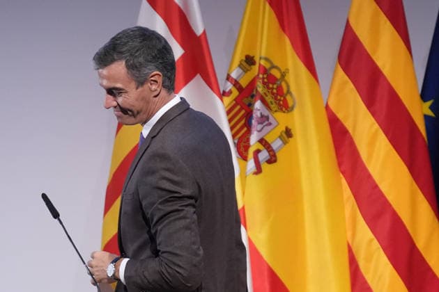 Sánchez Participates in the Presentation of the Vidas Futuras Report Prime Minister Pedro Sánchez during the presentation of the Vidas Futuras report at the Disseny Hub Barcelona on September 28, 2026, in Barcelona, Catalonia, Spain. The report details key projections regarding housing, such as the transition toward smart urban models, the expansion of affordable housing, and climate neutrality in construction. Furthermore, in the social sphere, it forecasts challenges arising from an aging population, labor automation, and climate change mitigation. SEPTEMBER 28, 2026, Spain  Copyright: xDavidxZorrakinox 7805912