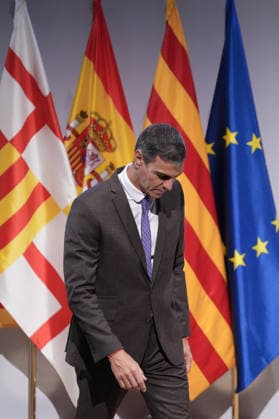 Sánchez Participates in the Presentation of the Vidas Futuras Report Prime Minister Pedro Sánchez during the presentation of the Vidas Futuras report at the Disseny Hub Barcelona on September 28, 2026, in Barcelona, Catalonia, Spain. The report details key projections regarding housing, such as the transition toward smart urban models, the expansion of affordable housing, and climate neutrality in construction. Furthermore, in the social sphere, it forecasts challenges arising from an aging population, labor automation, and climate change mitigation. SEPTEMBER 28, 2026, Spain  Copyright: xDavidxZorrakinox 7805922