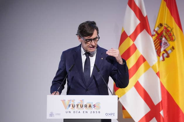 Sánchez Participates in the Presentation of the Vidas Futuras Report The president of the Generalitat de Catalunya, Salvador Illa, during the presentation of the Vidas Futuras report at the Disseny Hub Barcelona on September 28, 2026, in Barcelona, Catalonia, Spain. The report details key projections in housing, such as the transition toward smart urban models, the expansion of affordable housing, and climate neutrality in construction. Furthermore, in the social sphere, it forecasts challenges stemming from an aging population, labor automation, and climate change mitigation. SEPTEMBER 28, 2026 Spain  Copyright: xDavidxZorrakinox 7805924