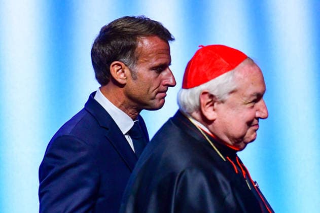 Pope Leo XIV in France - Meeting For Peace And Unity in Metz Pope Leo XIV, Cardinal Jean-Marc Aveline, and French President Emmanuel Macron attend the At the Roots of Europe: For Peace and Unity meeting at the Robert Schuman Conference Centre in Metz, France on September 28, 2026, the final day of the Pope s visit to France. Photo by Romain Doucelin Pool ABACAPRESS.COM Metz France  Copyright: xDoucelinxRomain ABACAx