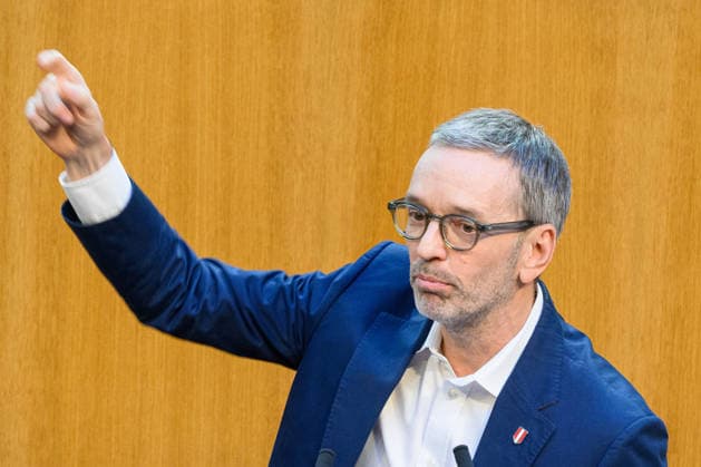Â - Wien 28.09.2026 - 99. Sitzung des Nationalrats. Sondersitzug für den Beschluß der Spritbreisbremse der Bundesregoierung. PHOTO: Klubobmann der FPÖ Herbert Kickl 99th Session of the Austrian National Council. Special session on the adoption of the federal government s fuel price rebate. Nationalratssitzung, Parlamentssitzung, Parlament, Plenum 99. Sitzung des Nationalrats - Sondersitzung