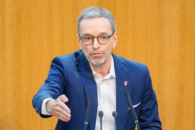 Â - Wien 28.09.2026 - 99. Sitzung des Nationalrats. Sondersitzug für den Beschluß der Spritbreisbremse der Bundesregoierung. PHOTO: Klubobmann der FPÖ Herbert Kickl 99th Session of the Austrian National Council. Special session on the adoption of the federal government s fuel price rebate. Nationalratssitzung, Parlamentssitzung, Parlament, Plenum 99. Sitzung des Nationalrats - Sondersitzung