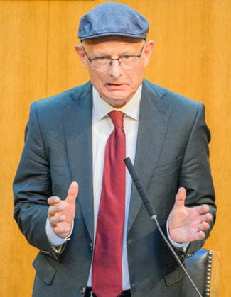Â - Wien 28.09.2026 - 99. Sitzung des Nationalrats. Sondersitzug für den Beschluß der Spritbreisbremse der Bundesregoierung. PHOTO: Finanzminister Markus Marterbauer (SPÖ) 99th Session of the Austrian National Council. Special session on the adoption of the federal government s fuel price rebate. Nationalratssitzung, Parlamentssitzung, Parlament, Plenum 99. Sitzung des Nationalrats - Sondersitzung