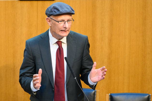 Â - Wien 28.09.2026 - 99. Sitzung des Nationalrats. Sondersitzug für den Beschluß der Spritbreisbremse der Bundesregoierung. PHOTO: Finanzminister Markus Marterbauer (SPÖ) 99th Session of the Austrian National Council. Special session on the adoption of the federal government s fuel price rebate. Nationalratssitzung, Parlamentssitzung, Parlament, Plenum 99. Sitzung des Nationalrats - Sondersitzung