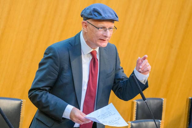 Â - Wien 28.09.2026 - 99. Sitzung des Nationalrats. Sondersitzug für den Beschluß der Spritbreisbremse der Bundesregoierung. PHOTO: Finanzminister Markus Marterbauer (SPÖ) 99th Session of the Austrian National Council. Special session on the adoption of the federal government s fuel price rebate. Nationalratssitzung, Parlamentssitzung, Parlament, Plenum 99. Sitzung des Nationalrats - Sondersitzung