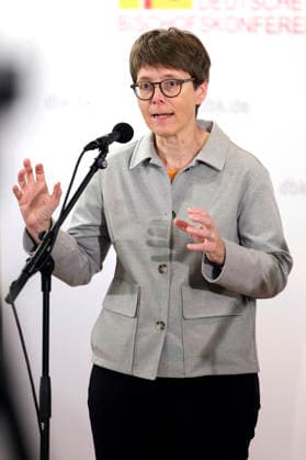 Beate Gilles bei der Auftakt-Pressekonferenz zur Herbst-Vollversammlung der Deutschen Bischofskonferenz im Dompfarrzentrum. Fulda, 28.09.2026