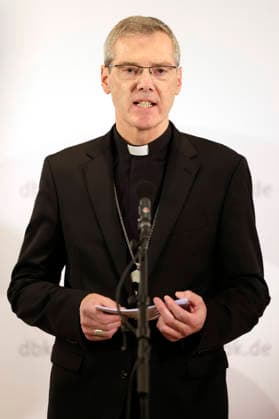 Heiner Wilmer bei der Auftakt-Pressekonferenz zur Herbst-Vollversammlung der Deutschen Bischofskonferenz im Dompfarrzentrum. Fulda, 28.09.2026