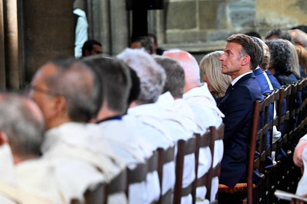 French President Emmanuel Macron and his wife, Brigitte Macron, Pope Leo XIV celebrates Mass at Metz Cathedral in Metz, northeastern France, during his visit to the city on September 28, 2026. Jeanne Accorsini, Pool Bestimage, Metz, France  Copyright: xJeannexAccorsini Pool BestimagexJeannexAccorsini Pool Bestimagex