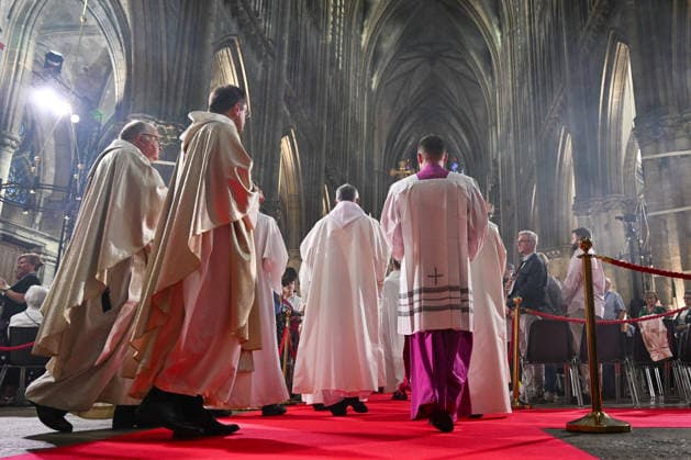 French President Emmanuel Macron and his wife, Brigitte Macron, Pope Leo XIV celebrates Mass at Metz Cathedral in Metz, northeastern France, during his visit to the city on September 28, 2026. Jeanne Accorsini, Pool Bestimage, Metz, France  Copyright: xJeannexAccorsini Pool BestimagexJeannexAccorsini Pool Bestimagex