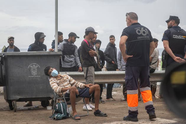Rain Affects the Beach Settlements at El Trampolín in Ceuta; Migrants Receive Medical Care, as of September 28, 2026, in Ceuta, Spain. Around 3,000 migrants remain in makeshift settlements on Ceuta’s beaches following the mass influx recorded in late July. Continuous rain is flooding the ground and damaging the shacks built from cardboard, plastic, cardboard, and sheets on El Trampolín Beach. SEPTEMBER 28, 2026, Ceuta, Spain Copyright: xMarcosxMorenox 7806294