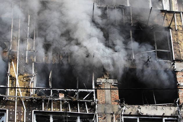 Smoke rises from a business centre, damaged by a Russian drone strike, Dnipro, Ukraine, September 28, 2026. At least three people were killed, and another 15 people were injured in the attack. (Photo by Mykola Miakshykov Ukrinform) Russians attack business centre in Dnipro with drone  Copyright: xMykolaxMiakshykovx