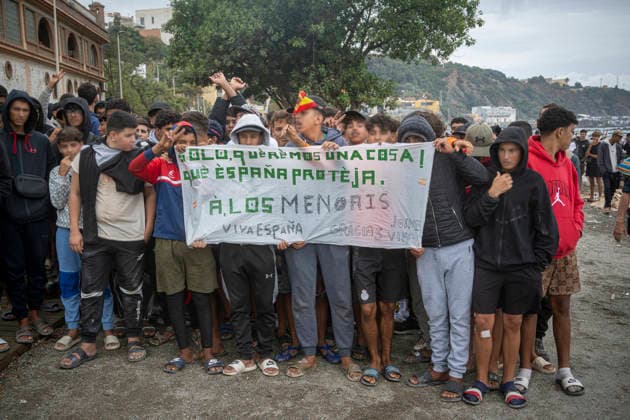 Rain Affects Settlements on El Trampolín Beach in Ceuta; Migrant Children Seek Protection from Spain, September 28, 2026, in Ceuta, Spain. Around 3,000 migrants remain in makeshift settlements on Ceuta’s beaches following the mass influx recorded in late July. Continuous rain is flooding the ground and affecting the shacks built with reeds, plastic, cardboard, and sheets on El Trampolín Beach. SEPTEMBER 28, 2026 Ceuta, Spain Copyright: xMarcosxMorenox 7806329