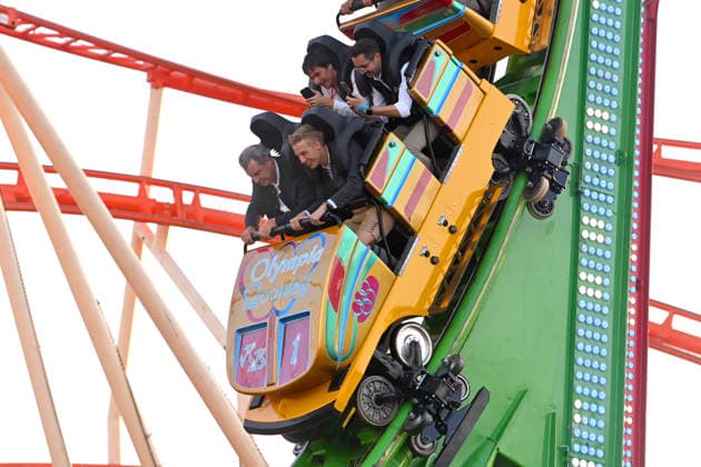 Markus SOEDER (Ministerpraesident Bayern und CSU Vorsitzender) und Oberbuergermeister Dominik Krause fahren Olympia-Looping. Die beiden lösen damit ein Versprechen ein: Sie hatten die Fahrt in der Achterbahn fuer den Fall angekuendigt dass Muenchen den Zuschlag im nationalen Auswahl-Verfahren für die Olympischen Spiele bekommt. 191. Oktoberfest vom 19.09.-04.10.2026 auf der Theresienwiese in Muenchen.