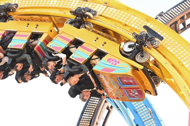 Markus SOEDER (Ministerpraesident Bayern und CSU Vorsitzender) und Oberbuergermeister Dominik Krause fahren Olympia-Looping. Die beiden lösen damit ein Versprechen ein: Sie hatten die Fahrt in der Achterbahn fuer den Fall angekuendigt dass Muenchen den Zuschlag im nationalen Auswahl-Verfahren für die Olympischen Spiele bekommt. 191. Oktoberfest vom 19.09.-04.10.2026 auf der Theresienwiese in Muenchen.