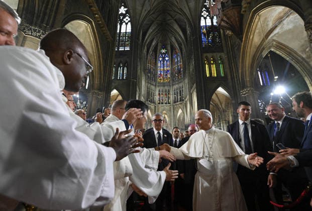 Pope Leo XIV in France - Mass At The Cathedral of Metz Pope Leo XIV celebrates Mass at the Cathedral of St. Stephen (cathédrale Saint-Étienne) in Metz, France on September 28, 2026, last day of his Apostolic Journey to France. Photo by (EV) Simone Risoluti Vatican Media ABACAPRESS.COM Metz France  Copyright: xABACAx