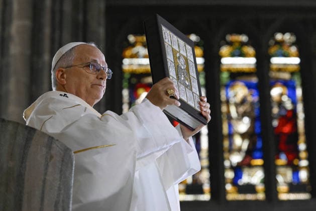 Pope Leo XIV in France - Mass At The Cathedral of Metz Pope Leo XIV celebrates Mass at the Cathedral of St. Stephen (cathédrale Saint-Étienne) in Metz, France on September 28, 2026, last day of his Apostolic Journey to France. Photo by (EV) Simone Risoluti Vatican Media ABACAPRESS.COM Metz France  Copyright: xABACAx