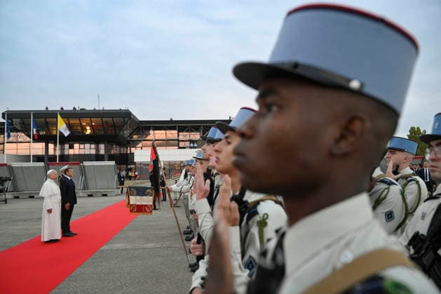 Farewell Ceremony of Pope Leo XIV at Metz Airport France, Metz, Vatican, 2026 9 28 Farewell ceremony of Pope Leo XIV at Metz-Nancy-Lorraine International Airport. EDITORIAL USE ONLY - NO BOOKS Copyright: xVATICANxMEDIAx xCatholicxPressxPhotox