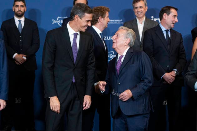 Sánchez and Illa Attend the 4th Vanguardia Awards Ceremony in Barcelona Prime Minister Pedro Sánchez i, during the 4th Vanguardia Awards ceremony on September 28, 2026, in Barcelona, Catalonia, Spain. These awards bring together more than 1,200 dignitaries to honor winners in ten categories focused on sustainability, innovation, culture, and civic engagement. SEPTEMBER 28, 2026 Lorena Sopê Barcelona Catalonia Barcelona Catalonia Spain Copyright: xLorenaxSopênax 7806663