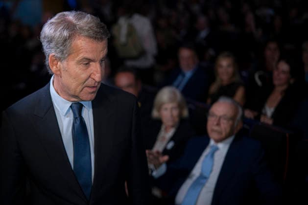 Sánchez and Illa Attend the 4th Vanguardia Awards Ceremony in Barcelona Alberto Núnez Feijóo, president of the Popular Party, during the 4th Vanguardia Awards ceremony on September 28, 2026, in Barcelona, Catalonia, Spain. These awards bring together more than 1,200 prominent figures to honor winners in ten categories focused on sustainability, innovation, culture, and civic engagement. SEPTEMBER 28, 2026 Lorena Sopê Barcelona Catalonia Barcelona Catalonia Spain Copyright: xLorenaxSopênax 7806694