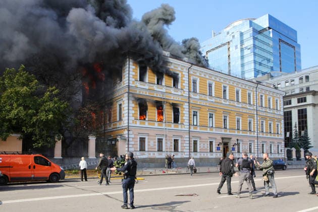 Russian drone strikes Ukrainian National Academy of Sciences building in Kyiv The National Academy of Sciences building burns after being hit by a drone in Kyiv, Ukraine, on September 28, 2026. One person was killed, and three others were injured in the attack. Kyiv Ukraine  Copyright: xVolodymyrxTarasovx originalFilename: ukrinform-russiand260928_npoie.jpg