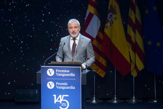 Sánchez and Illa Attend the IV Vanguardia Awards Ceremony in Barcelona The mayor of Barcelona, Jaume Collboni, speaks during the IV Vanguardia Awards ceremony on September 28, 2026, in Barcelona, Catalonia, Spain. These awards bring together more than 1,200 dignitaries to honor winners in ten categories focused on sustainability, innovation, culture, and civic engagement. SEPTEMBER 28, 2026 Lorena Sopê Barcelona Catalonia Barcelona Catalonia Spain Copyright: xLorenaxSopênax 7806720