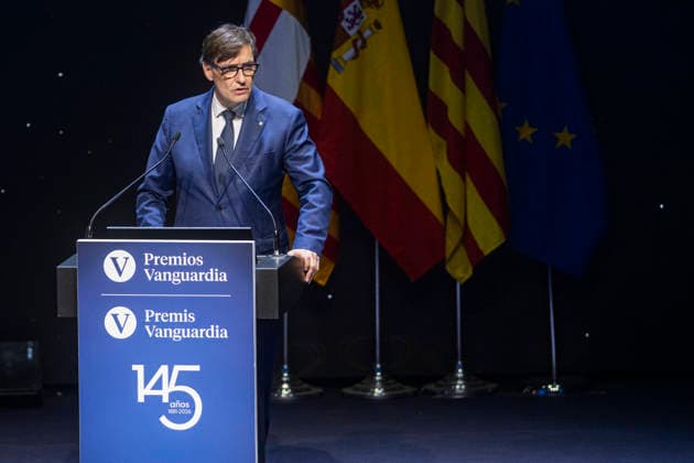 Sánchez and Illa Attend the 4th Vanguardia Awards Ceremony in Barcelona The president of the Generalitat, Salvador Illa, speaks during the 4th Vanguardia Awards ceremony on September 28, 2026, in Barcelona, Catalonia, Spain. These awards bring together more than 1,200 dignitaries to honor winners in ten categories focused on sustainability, innovation, culture, and civic engagement. SEPTEMBER 28, 2026 Lorena Sopê Barcelona Catalonia Barcelona Catalonia Spain Copyright: xLorenaxSopênax 7806719