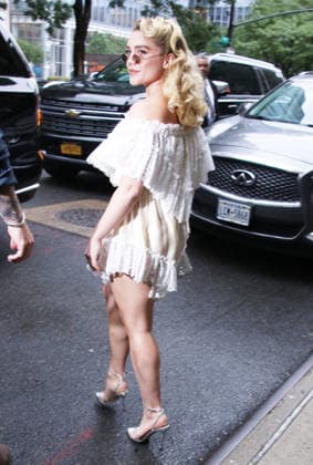 NEW YORK, NY- SEPTEMBER 28: Florence Pugh seen in New York City on September 28, 2026. Copyright: xRWx