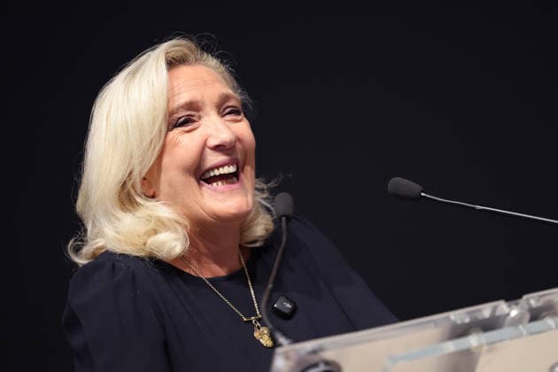 Marine Le Pen lors du Grand oral des candidats Ã l Ã lection prÃ sidentielle 2027 organisÃ par le Salon Batimat Ã Paris Marine Le Pen lors du Grand oral des candidats Ã l Ã lection prÃ sidentielle 2027 organisÃ par le Salon Batimat Ã Paris, France le 28 septembre 2026 Marine Le Pen during the major forum for 2027 presidential election candidates organized by the Batimat trade show in Paris, France, on September 28, 2026  Copyright: xBertrandxVanierx