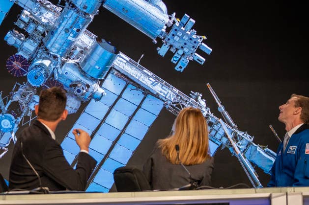 NASA Administrator Jared Isaacman (L), NASA s Low Earth Orbit Program Manager Dana Weigel, NASA astronaut Woody Hoburg (R) looks at a projection of the International Space Station prior to a news conference for an update on the Boeing Starliner Spacecraft at Kennedy Space Center, Florida on Monday, September 28, 2026. After a redesign, the next Starliner is expected to be launched in December.  KSC20260928110 PATxBENIC