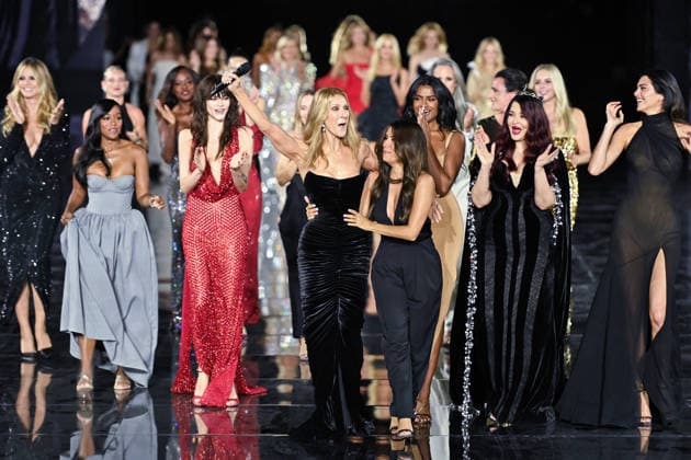 PFW - Celine Dion at LOreal Runway in Paris FA Canadian singer Celine Dion performs after the runway of l Oreal Paris for the Women s Spring Summer 2027 collection fashion during the Paris Fashion Week, on September 28, 2026. Photo by Firas Abdullah ABACAPRESS.COM Paris Ile-de-France France  Copyright: xAbdullahxFiras ABACAx