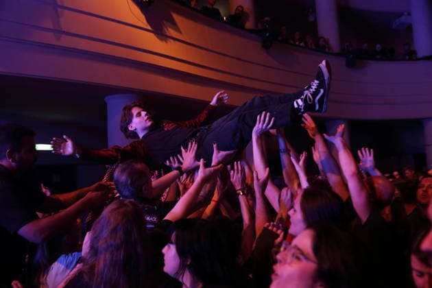 Fans von der Band The Amity Affliction bei einem Konzert im Metropol in Berlin, 28. September 2026. The Amity Affliction Konzert Berlin