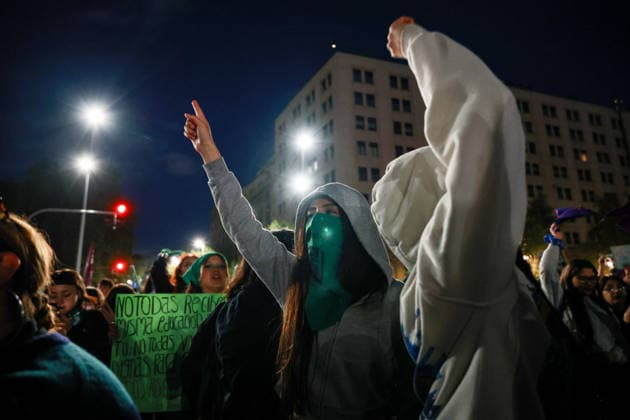 September 28, 2026, Santiago, Chile: Various feminist groups take part in a march in Santiago, Chile, as part of the Global Day of Action for Legal and Safe Abortion. Santiago Chile  - ZUMAu105 20260928_zip_u105_013 Copyright: xManuelxUrzuax