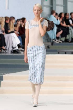 PFW - Julie Kegels Runway A model walks the runway during the Julie Kegels Womenswear Spring Summer 2027 show as part of Paris Fashion Week on September 28, 2026 in Paris, France. Photo by Alain-Gil Gonzalez ABACAPRESS.COM Paris France  Copyright: xGonzalezxAlain-Gil ABACAx