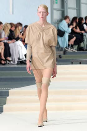 PFW - Julie Kegels Runway A model walks the runway during the Julie Kegels Womenswear Spring Summer 2027 show as part of Paris Fashion Week on September 28, 2026 in Paris, France. Photo by Alain-Gil Gonzalez ABACAPRESS.COM Paris France  Copyright: xGonzalezxAlain-Gil ABACAx