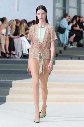 PFW - Julie Kegels Runway A model walks the runway during the Julie Kegels Womenswear Spring Summer 2027 show as part of Paris Fashion Week on September 28, 2026 in Paris, France. Photo by Alain-Gil Gonzalez ABACAPRESS.COM Paris France  Copyright: xGonzalezxAlain-Gil ABACAx