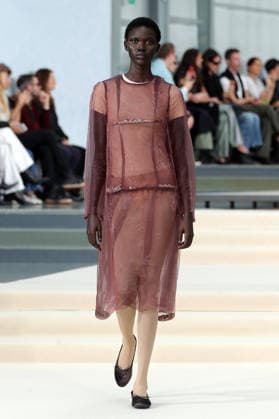 PFW - Julie Kegels Runway A model walks the runway during the Julie Kegels Womenswear Spring Summer 2027 show as part of Paris Fashion Week on September 28, 2026 in Paris, France. Photo by Alain-Gil Gonzalez ABACAPRESS.COM Paris France  Copyright: xGonzalezxAlain-Gil ABACAx